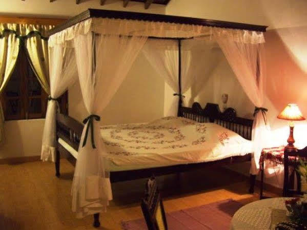 Cancio'S House Hotel Aldona Exterior photo